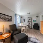 Cozy House By The Fjord In The Heart Of Lofoten Nyaraló