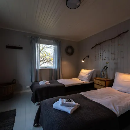 Cozy House By The Fjord In The Heart Of Lofoten * 레이네