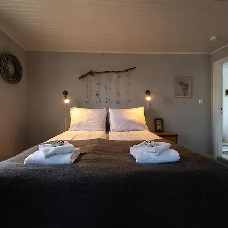 Cozy House By The Fjord In The Heart Of Lofoten *