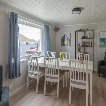 Feriehus Cozy House By The Fjord In The Heart Of Lofoten *